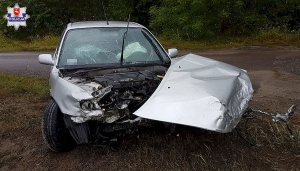 Samochód marki Toyota Corolla koloru srebrnego, które uczestniczyło w zdarzeniu drogowym. Auto wpadło w poślizg, a następnie uderzyło w samochód jadący z naprzeciwka.